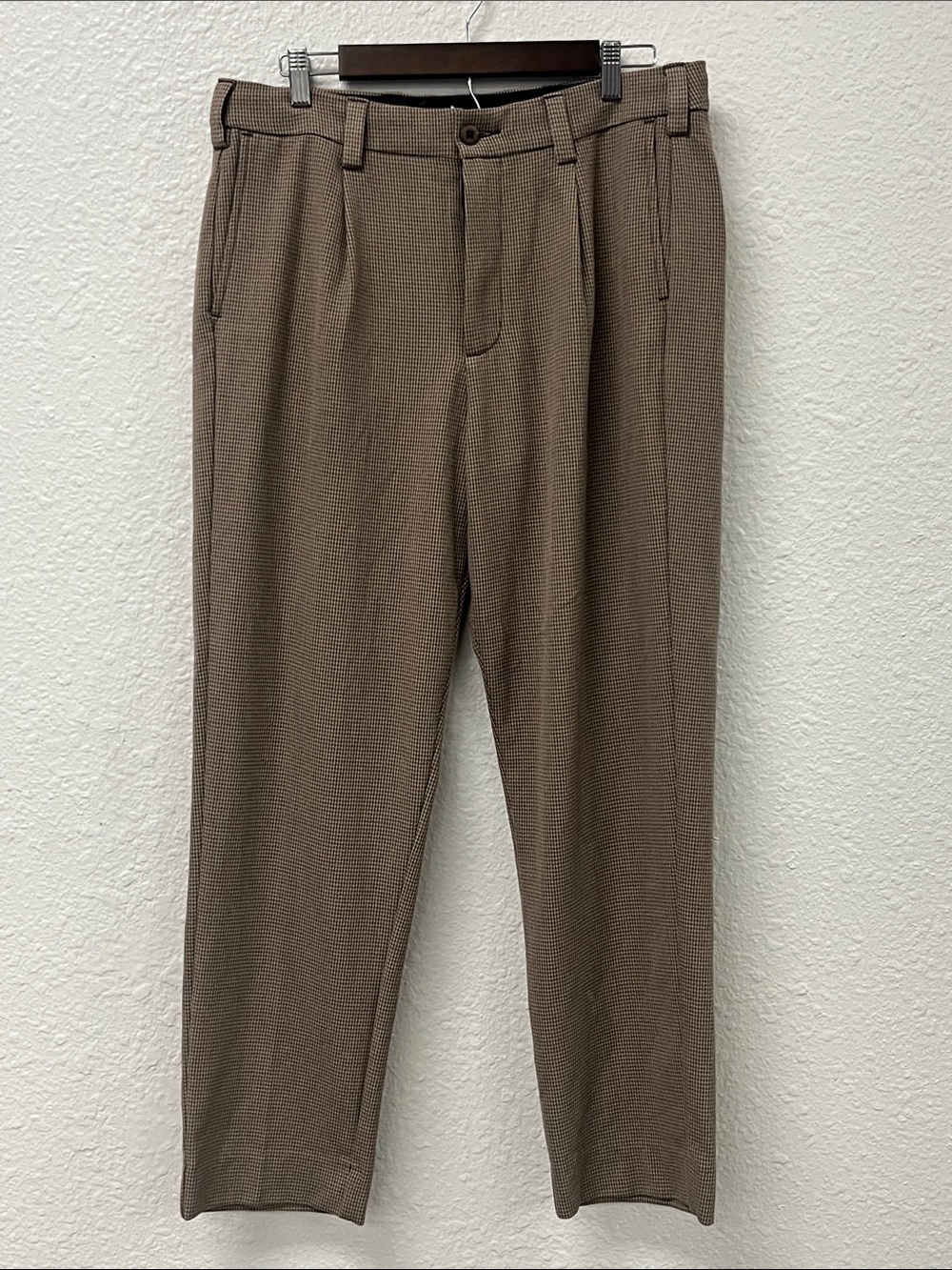 Abercrombie & Fitch Men's Beige Checkered Tailor Fit Dress Pants
#1132